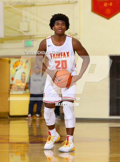Thumbnail 2 in Valencia vs. Fairfax (Harvey Kitani Classic) photogallery.