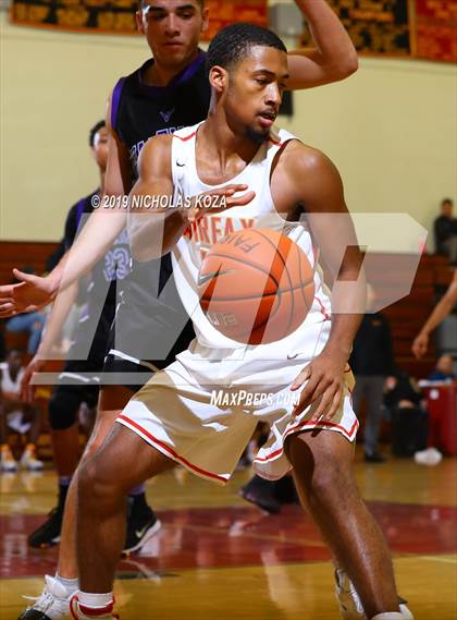 Thumbnail 1 in Valencia vs. Fairfax (Harvey Kitani Classic) photogallery.