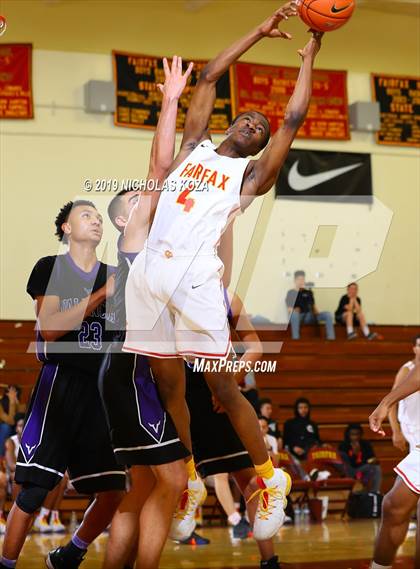 Thumbnail 1 in Valencia vs. Fairfax (Harvey Kitani Classic) photogallery.