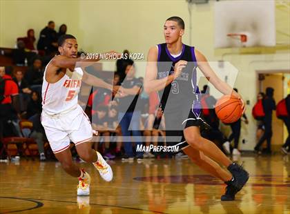 Thumbnail 2 in Valencia vs. Fairfax (Harvey Kitani Classic) photogallery.