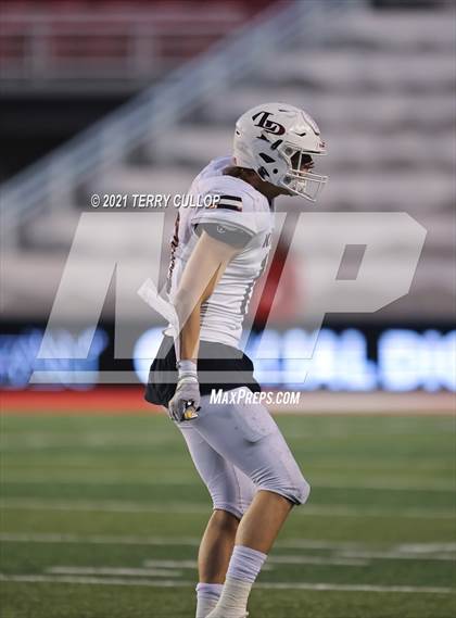 Thumbnail 1 in Lone Peak vs. Corner Canyon (UHSAA 6A Final) photogallery.