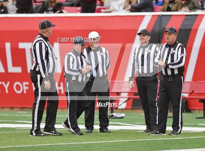 Thumbnail 1 in Lone Peak vs. Corner Canyon (UHSAA 6A Final) photogallery.