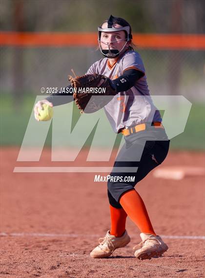 Thumbnail 1 in Lindsay @ Nocona photogallery.