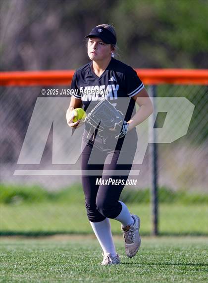 Thumbnail 3 in Lindsay @ Nocona photogallery.