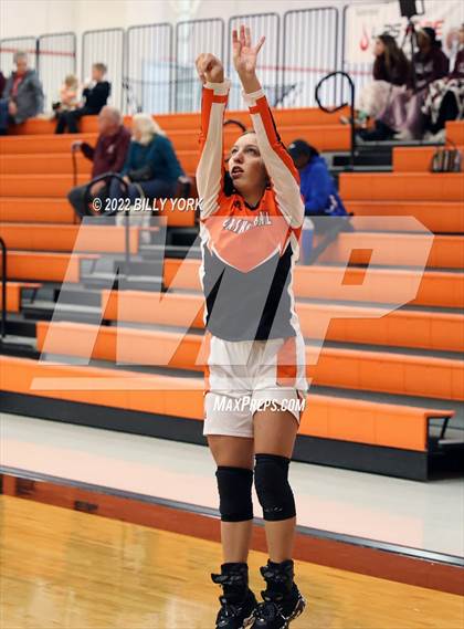 Thumbnail 2 in Grand Saline vs White Oak photogallery.