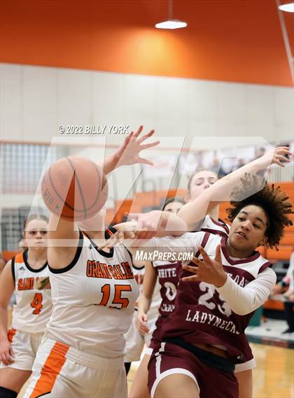 Thumbnail 1 in Grand Saline vs White Oak photogallery.