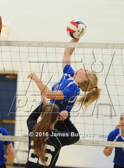 Thumbnail 1 in Girls Prep vs Lookout Valley photogallery.