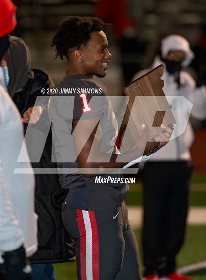 Thumbnail 2 in Parkway West @ Chaminade (MSHSAA Class 5 Final) photogallery.