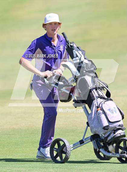 Thumbnail 2 in AIA Division III Championship photogallery.