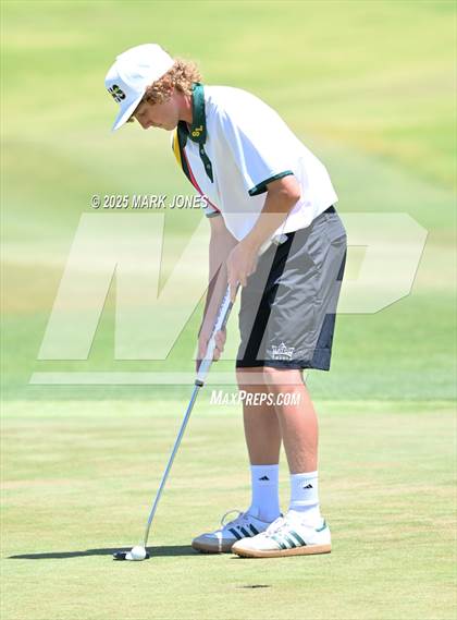 Thumbnail 2 in AIA Division III Championship photogallery.