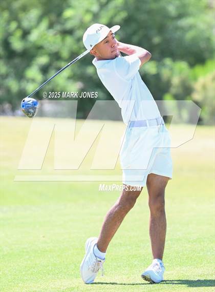 Thumbnail 1 in AIA Division III Championship photogallery.