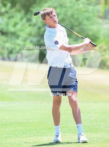 Thumbnail 3 in AIA Division III Championship photogallery.
