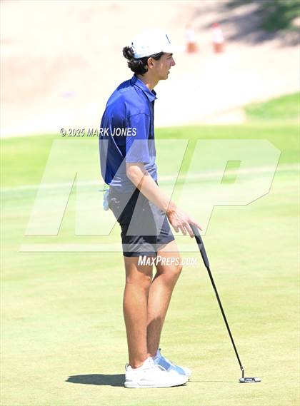 Thumbnail 3 in AIA Division III Championship photogallery.