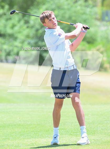 Thumbnail 2 in AIA Division III Championship photogallery.
