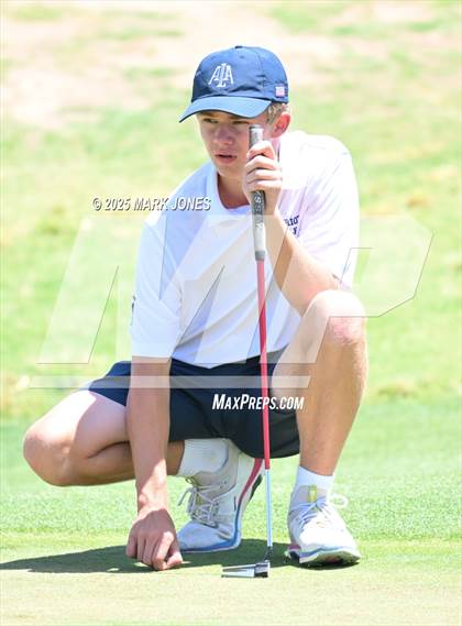 Thumbnail 3 in AIA Division III Championship photogallery.
