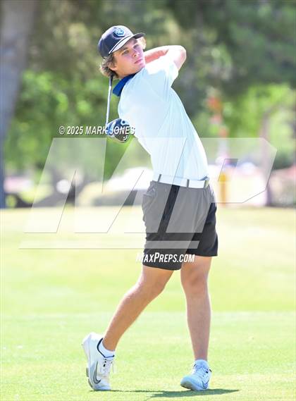 Thumbnail 2 in AIA Division III Championship photogallery.