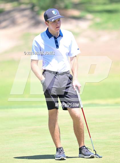 Thumbnail 1 in AIA Division III Championship photogallery.