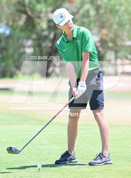 Thumbnail 2 in AIA Division III Championship photogallery.