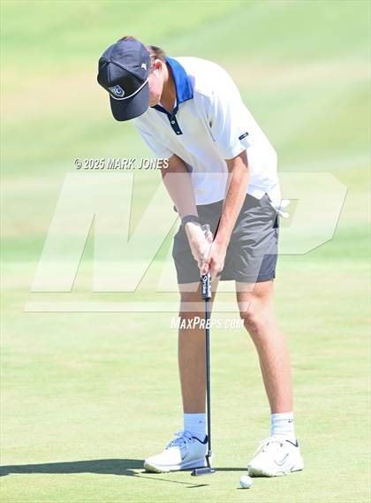 Thumbnail 1 in AIA Division III Championship photogallery.