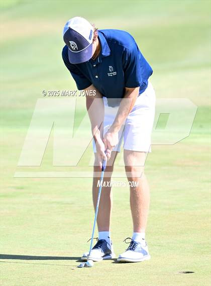 Thumbnail 3 in AIA Division III Championship photogallery.