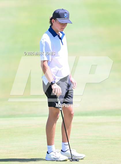 Thumbnail 2 in AIA Division III Championship photogallery.