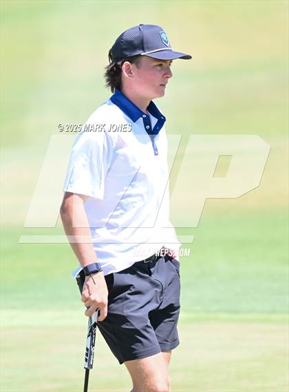 Thumbnail 2 in AIA Division III Championship photogallery.