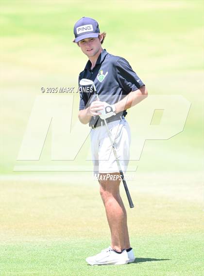 Thumbnail 2 in AIA Division III Championship photogallery.
