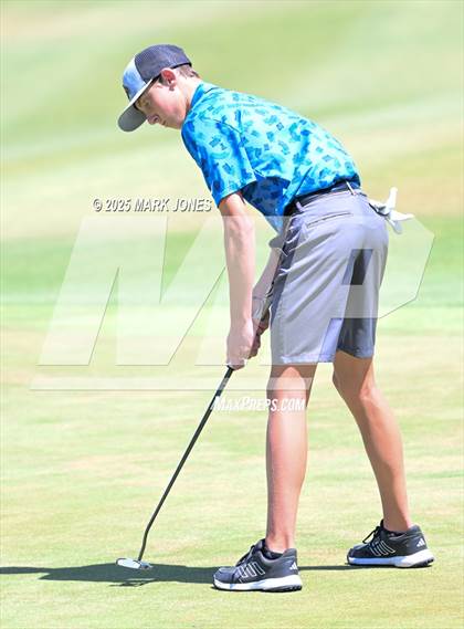 Thumbnail 2 in AIA Division III Championship photogallery.