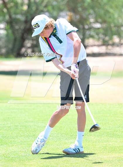 Thumbnail 1 in AIA Division III Championship photogallery.