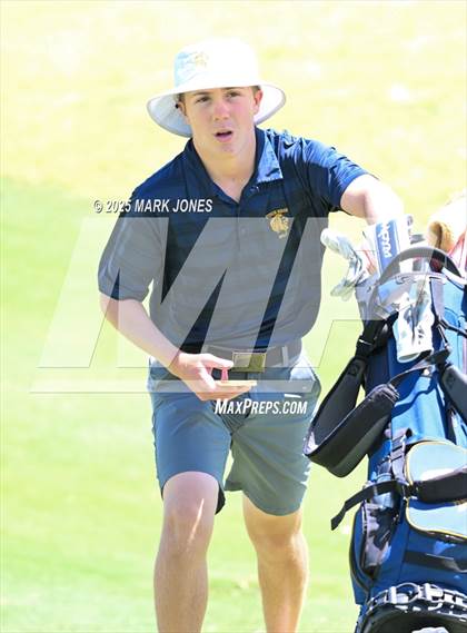 Thumbnail 3 in AIA Division III Championship photogallery.