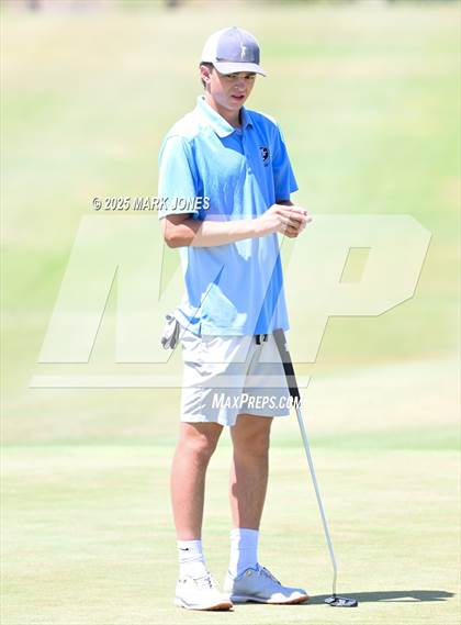 Thumbnail 1 in AIA Division III Championship photogallery.