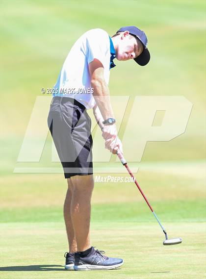 Thumbnail 1 in AIA Division III Championship photogallery.