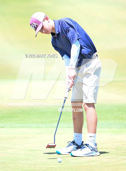 Thumbnail 3 in AIA Division III Championship photogallery.