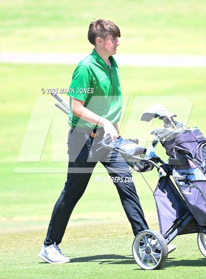 Thumbnail 1 in AIA Division III Championship photogallery.