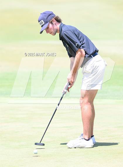 Thumbnail 3 in AIA Division III Championship photogallery.