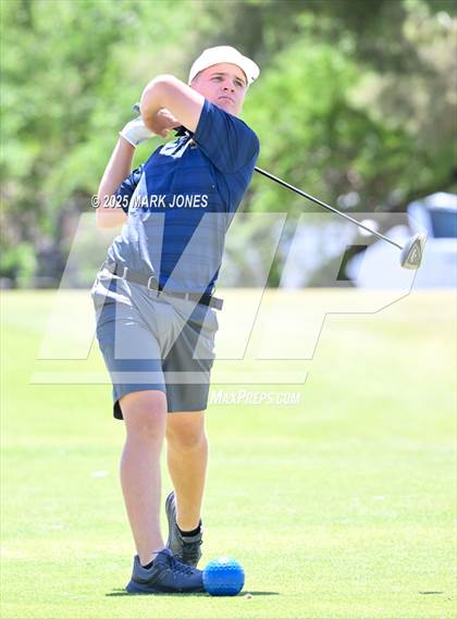 Thumbnail 1 in AIA Division III Championship photogallery.