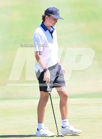 Thumbnail 3 in AIA Division III Championship photogallery.