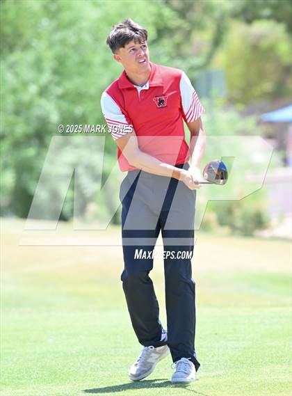 Thumbnail 3 in AIA Division III Championship photogallery.