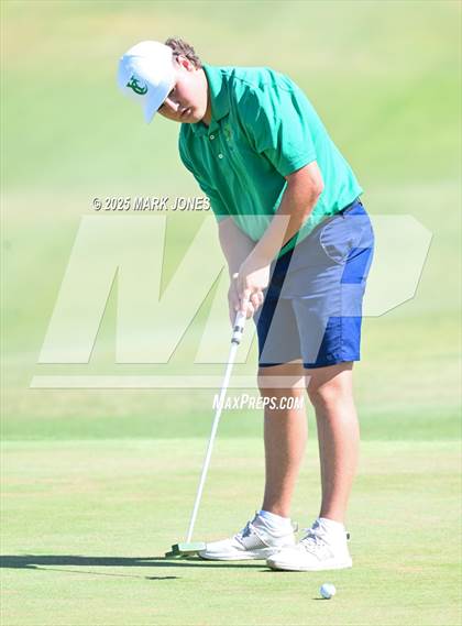 Thumbnail 3 in AIA Division III Championship photogallery.