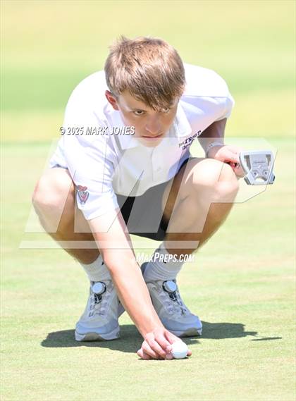 Thumbnail 3 in AIA Division III Championship photogallery.