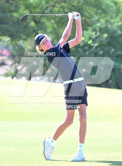 Thumbnail 2 in AIA Division III Championship photogallery.