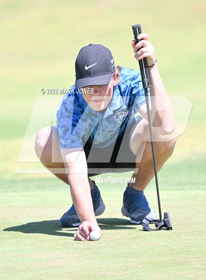 Thumbnail 1 in AIA Division III Championship photogallery.