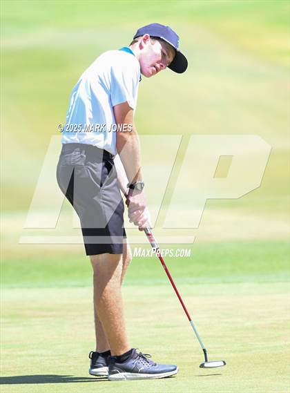 Thumbnail 2 in AIA Division III Championship photogallery.