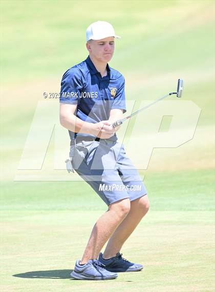Thumbnail 2 in AIA Division III Championship photogallery.
