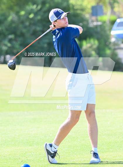 Thumbnail 1 in AIA Division III Championship photogallery.