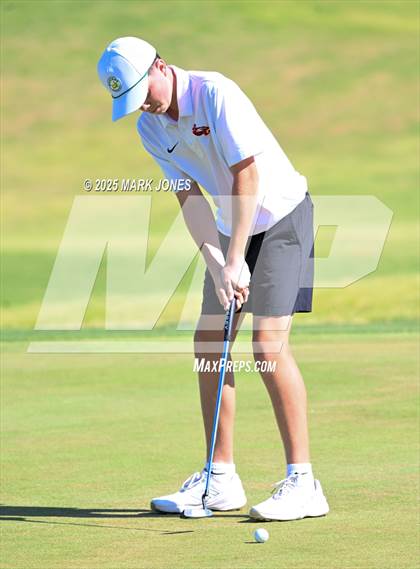 Thumbnail 1 in AIA Division III Championship photogallery.