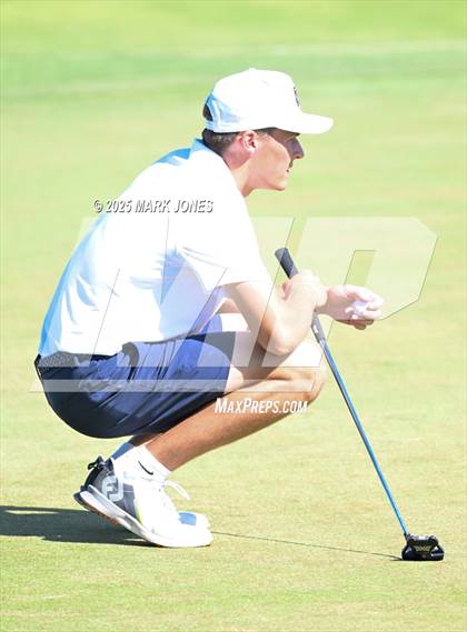 Thumbnail 1 in AIA Division III Championship photogallery.
