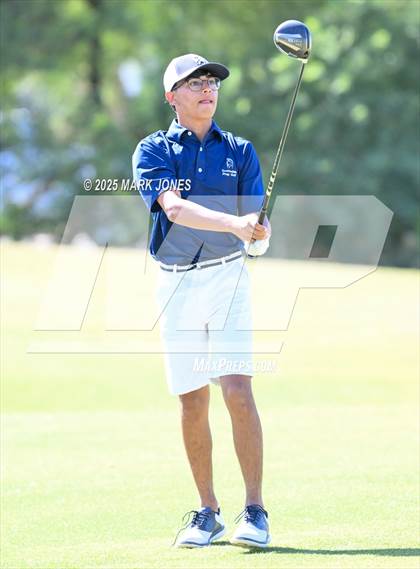 Thumbnail 3 in AIA Division III Championship photogallery.