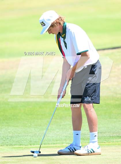 Thumbnail 3 in AIA Division III Championship photogallery.
