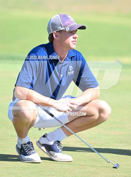 Thumbnail 1 in AIA Division III Championship photogallery.
